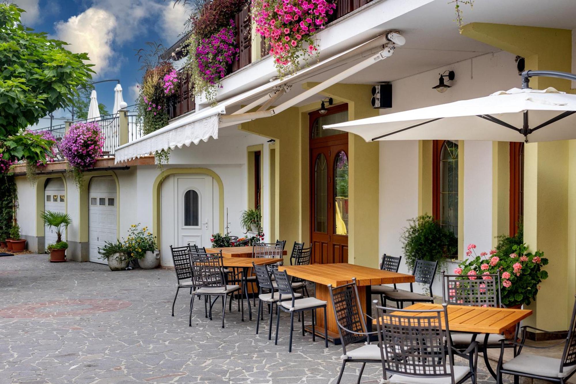 Villa Tourist Farm Pri Andrejevih Narin Exterior foto