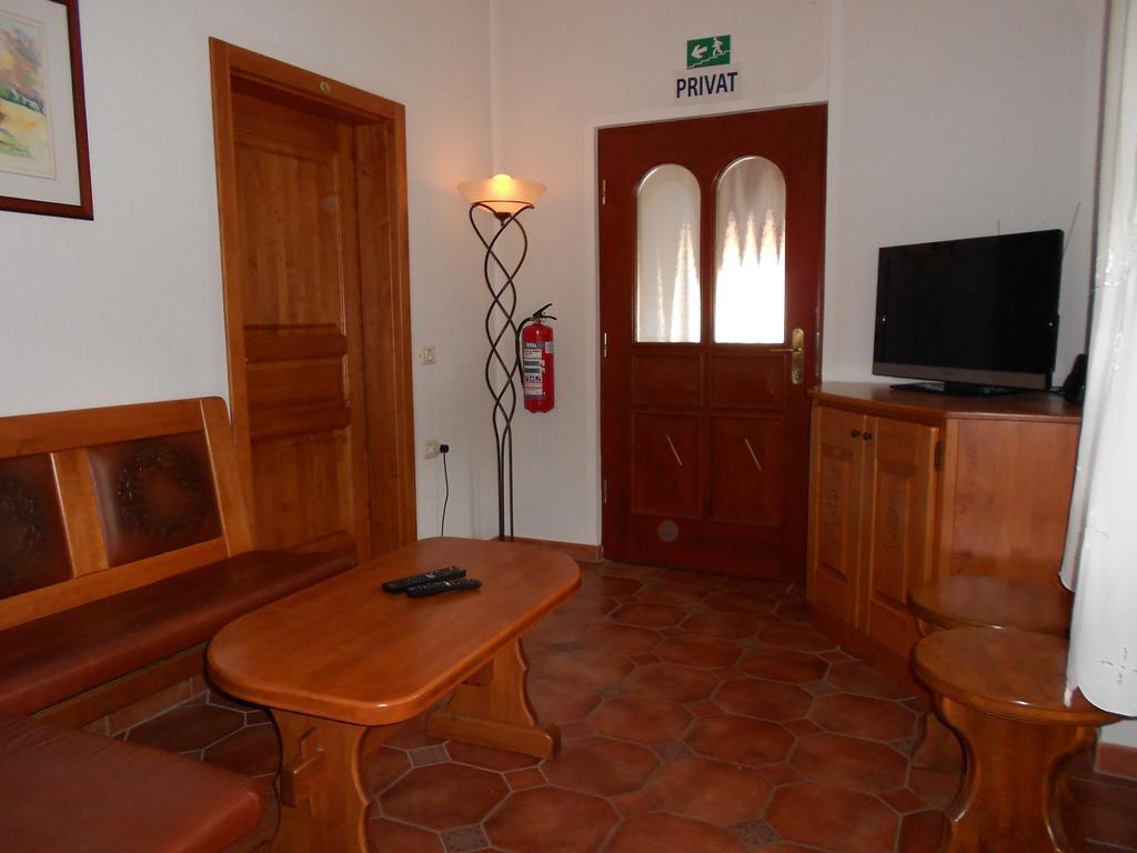 Villa Tourist Farm Pri Andrejevih Narin Exterior foto